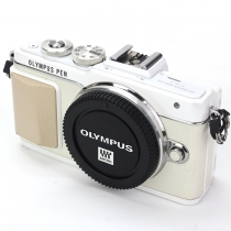チャンプカメラ | オリンパス/OM SYSTEM(OLYMPUS) E-PL7 ホワイト 背面